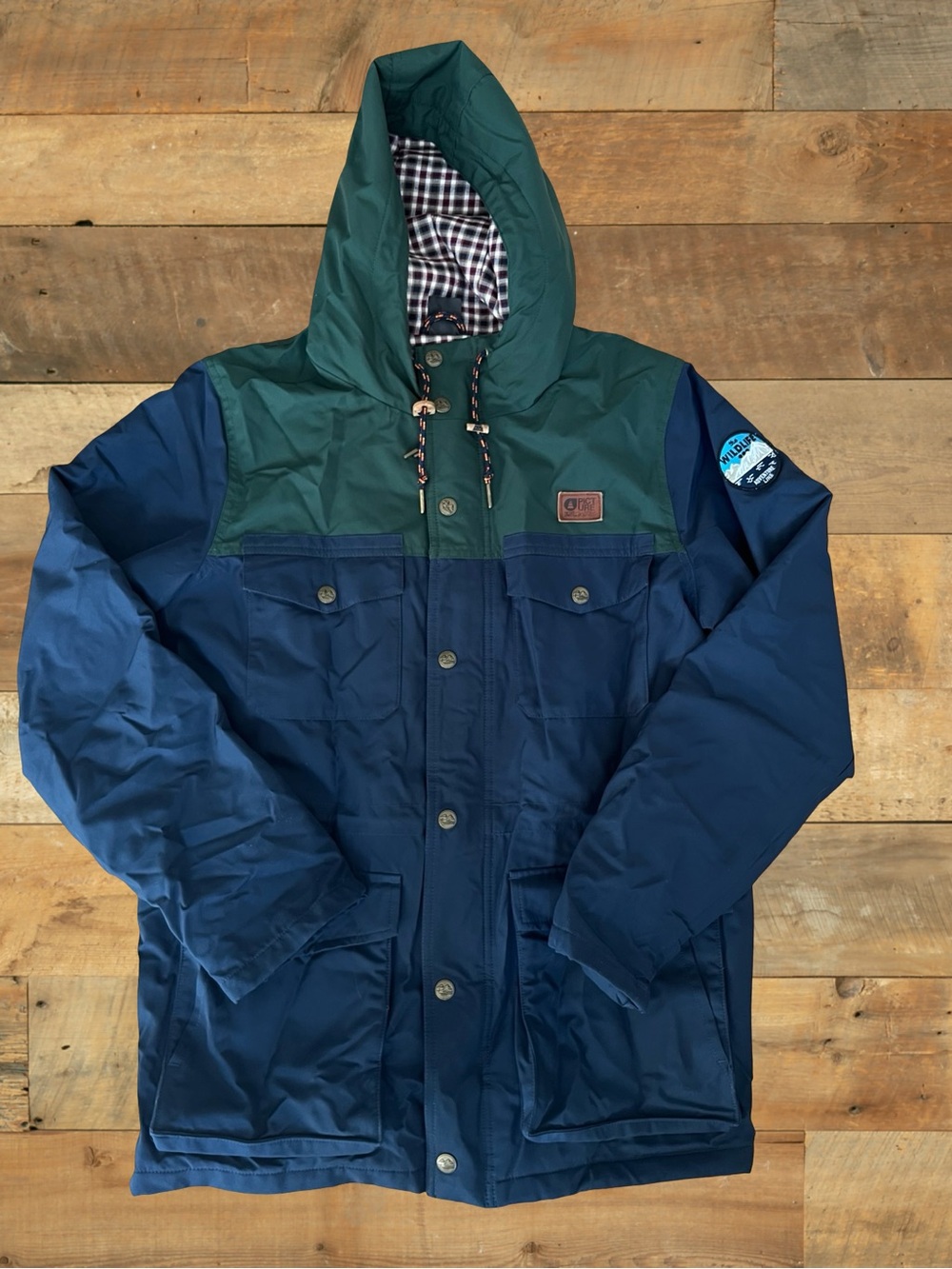 Blue and Green Picture Organic Clothing Colourblock Snow Jacket – Size M